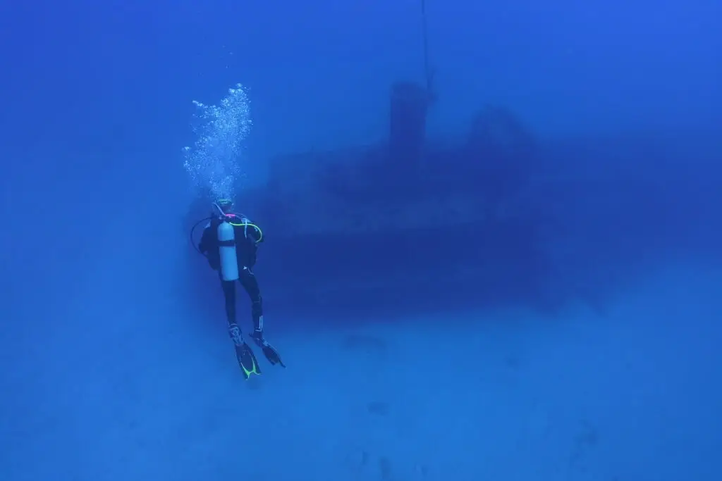 DEEP & WRECK diving